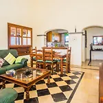 Eslanzarote Villa Eleonor, Super Wifi, Heated Pool, Sat Tv
