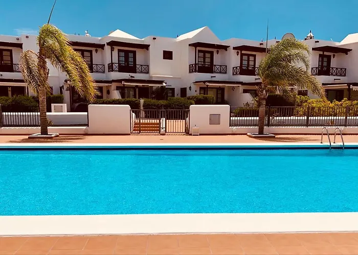 Lovely Casa Felicidad, swimming pool, Wifi x private garden