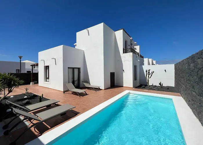 Luna Blanca - Modernes Ferienhaus Mit Privat Pool & Wlan