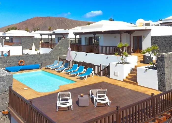 Casa Laura Vista Lobos - Spacious Villa With Heatable Pool And Sea Views