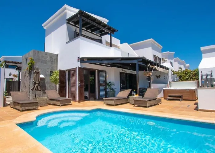 Villa Solsidan Pool, Jacuzzi, A/C 15 Minutes Walking To Marina Rubicon