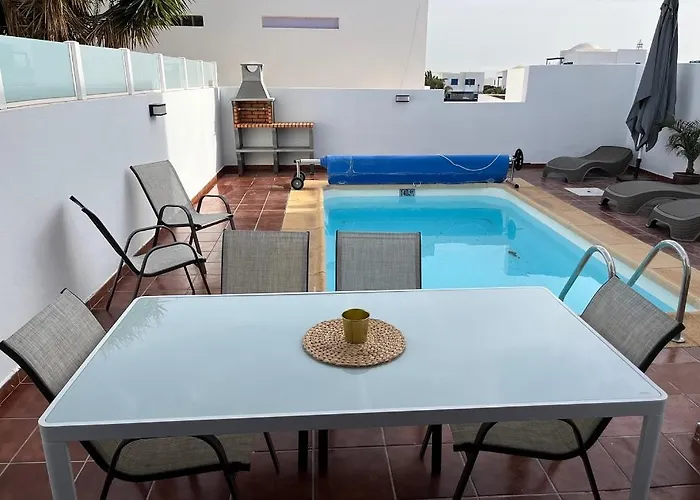 House White Beach