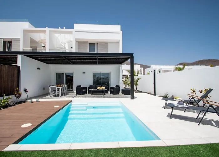 Serena Villa 38 - Heated Pool, Sea Views, Ac, High Speed Internet