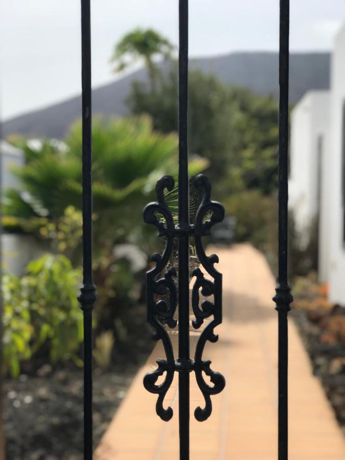 Villa Lovely Nico Playa Blanca, Hot Tub, Communal Pool *