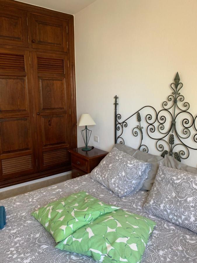 Villa Lovely Nico Playa Blanca, Hot Tub, Communal Pool *