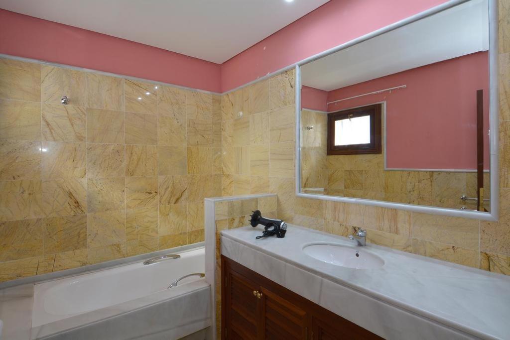 Private With Pool Faro Park Villa Playa Blanca (Lanzarote)