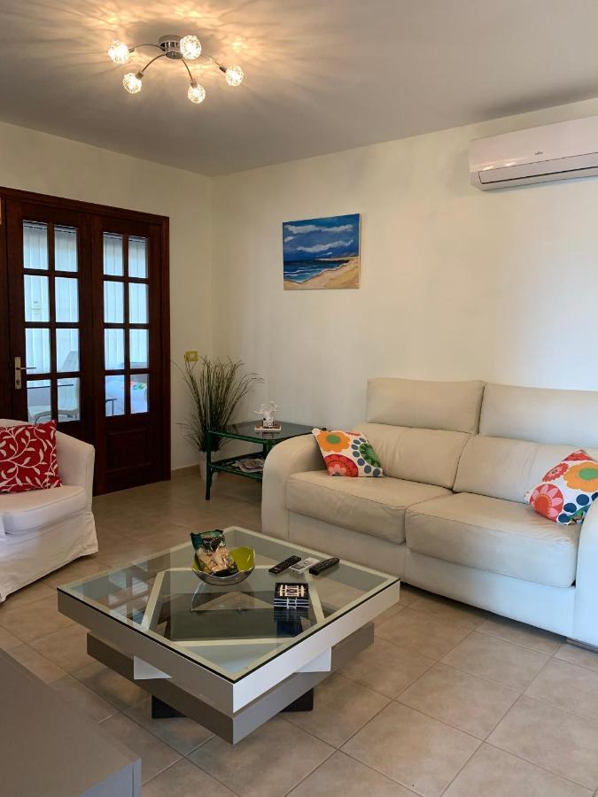 Lovely Nico Playa Blanca, Hot Tub, Communal Pool Villa *