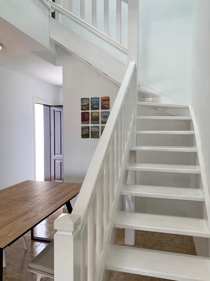 Lovely Casa Felicidad, Swimming Pool, Wifi X Private Garden Сasa de vacaciones *