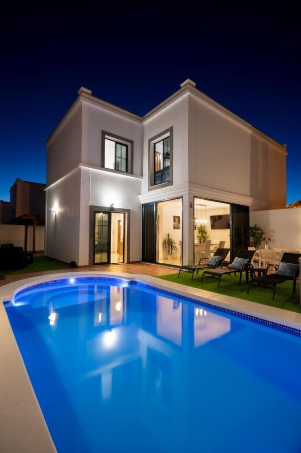 Ariome Villa