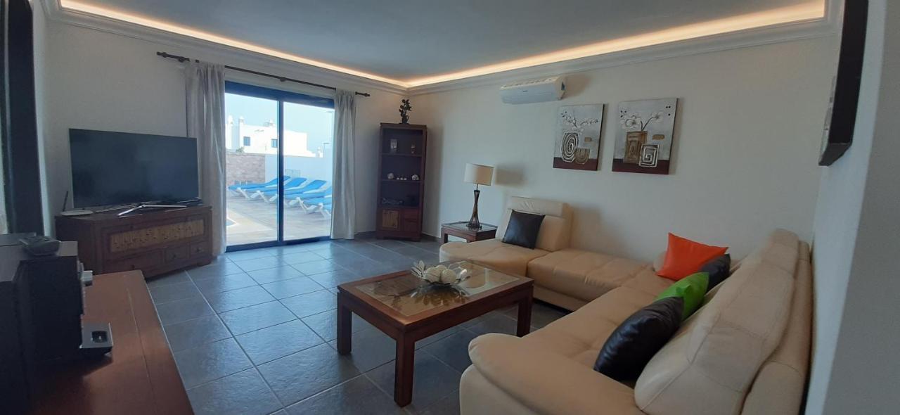 Perdomo Villa *