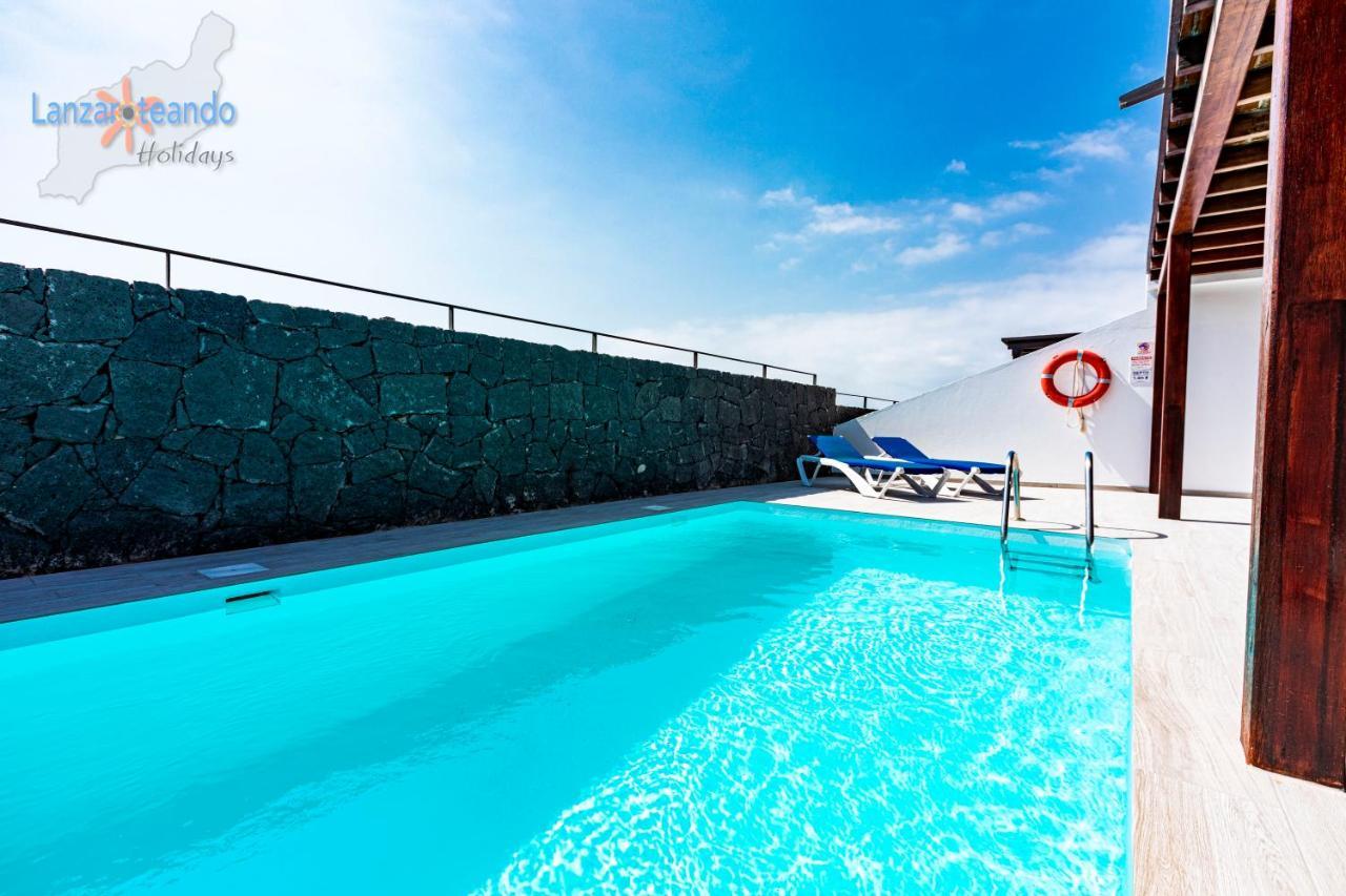 Del Mar Villa *