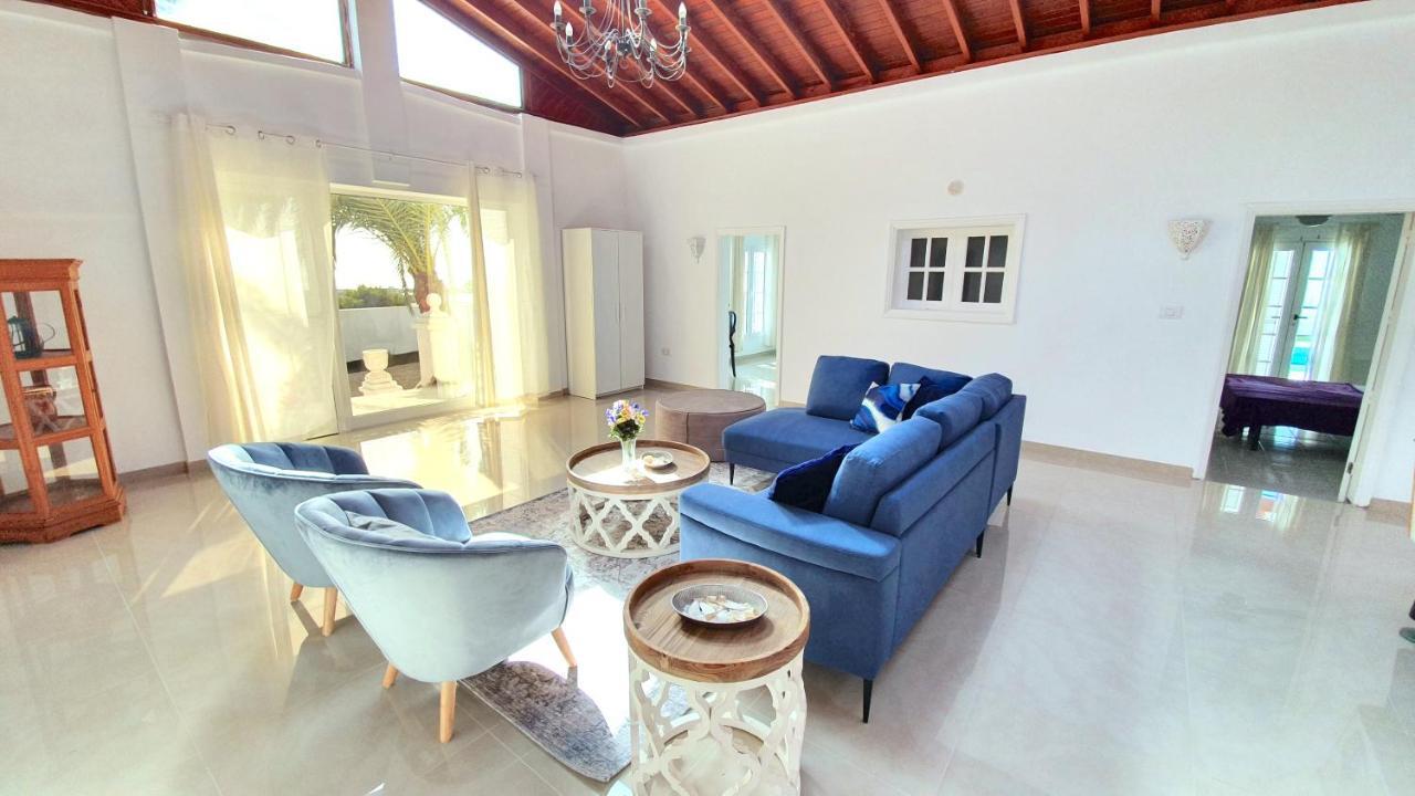 Stunning Sea View With 6 Bedrooms & Heated Pool - Renaissance Villa Playa Blanca (Lanzarote)