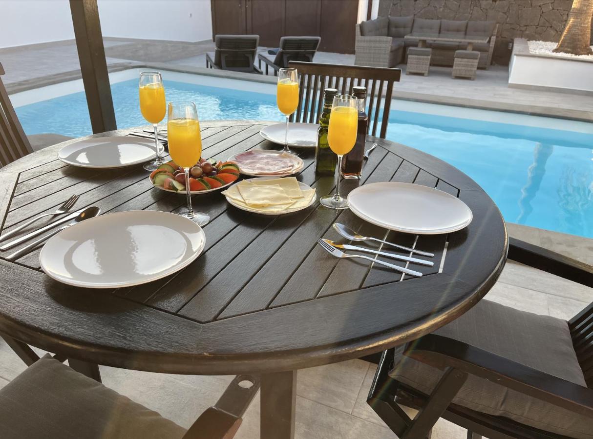 Villa Stunning Arabella - Heated Pool - Bbq - Amazing Terrace - *