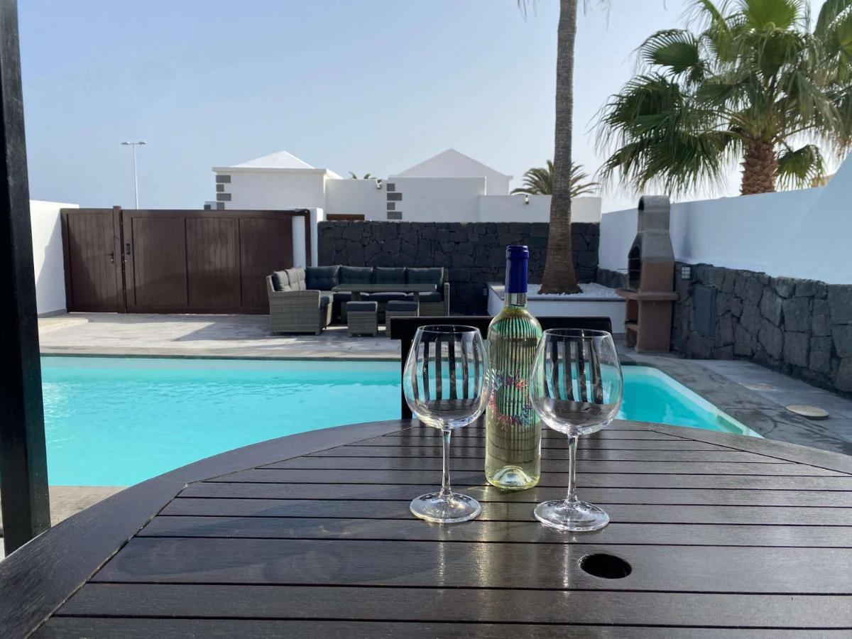 Stunning Arabella - Heated Pool - Bbq - Amazing Terrace - Villa