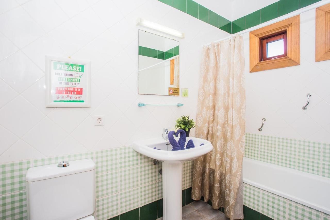 Beautiful 2 Bed With Large Pool Casa Manana