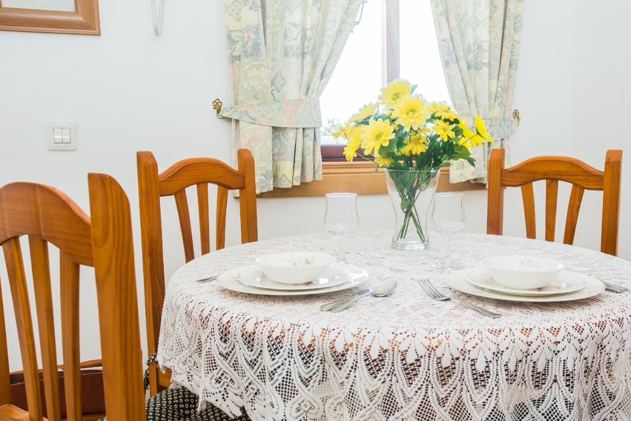 Beautiful 2 Bed With Large Pool Casa Manana * Playa Blanca (Lanzarote)