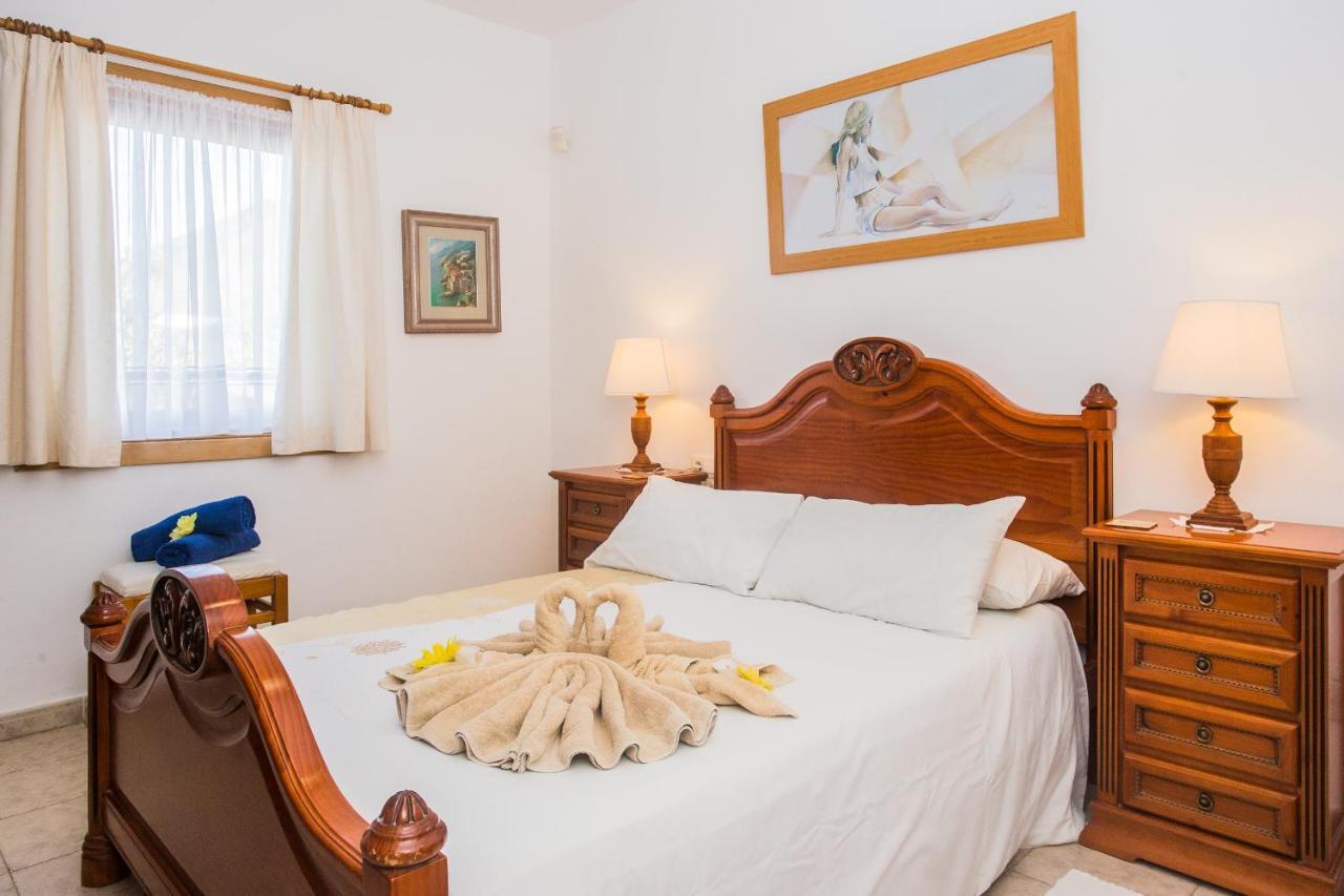 Beautiful 2 Bed With Large Pool Casa Manana
