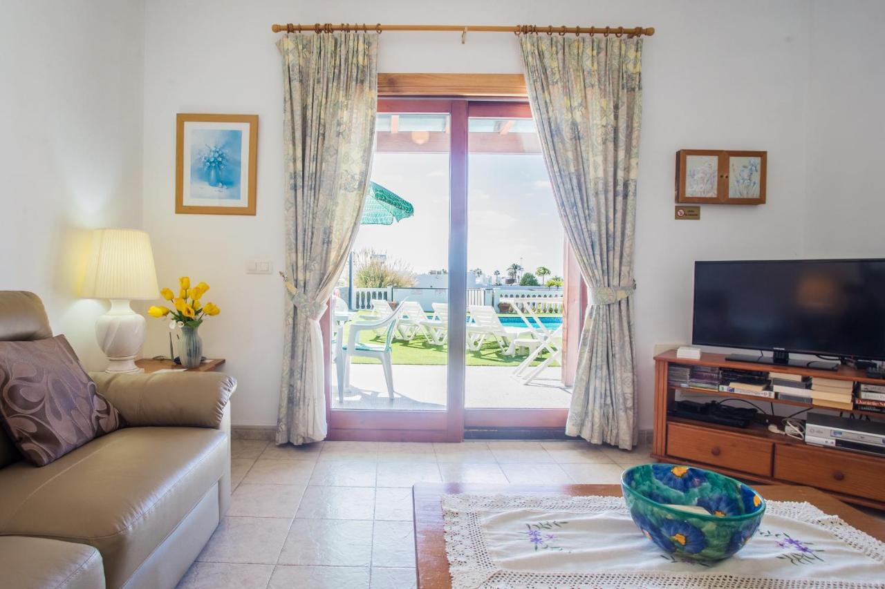 Beautiful 2 Bed With Large Pool Casa Manana *
