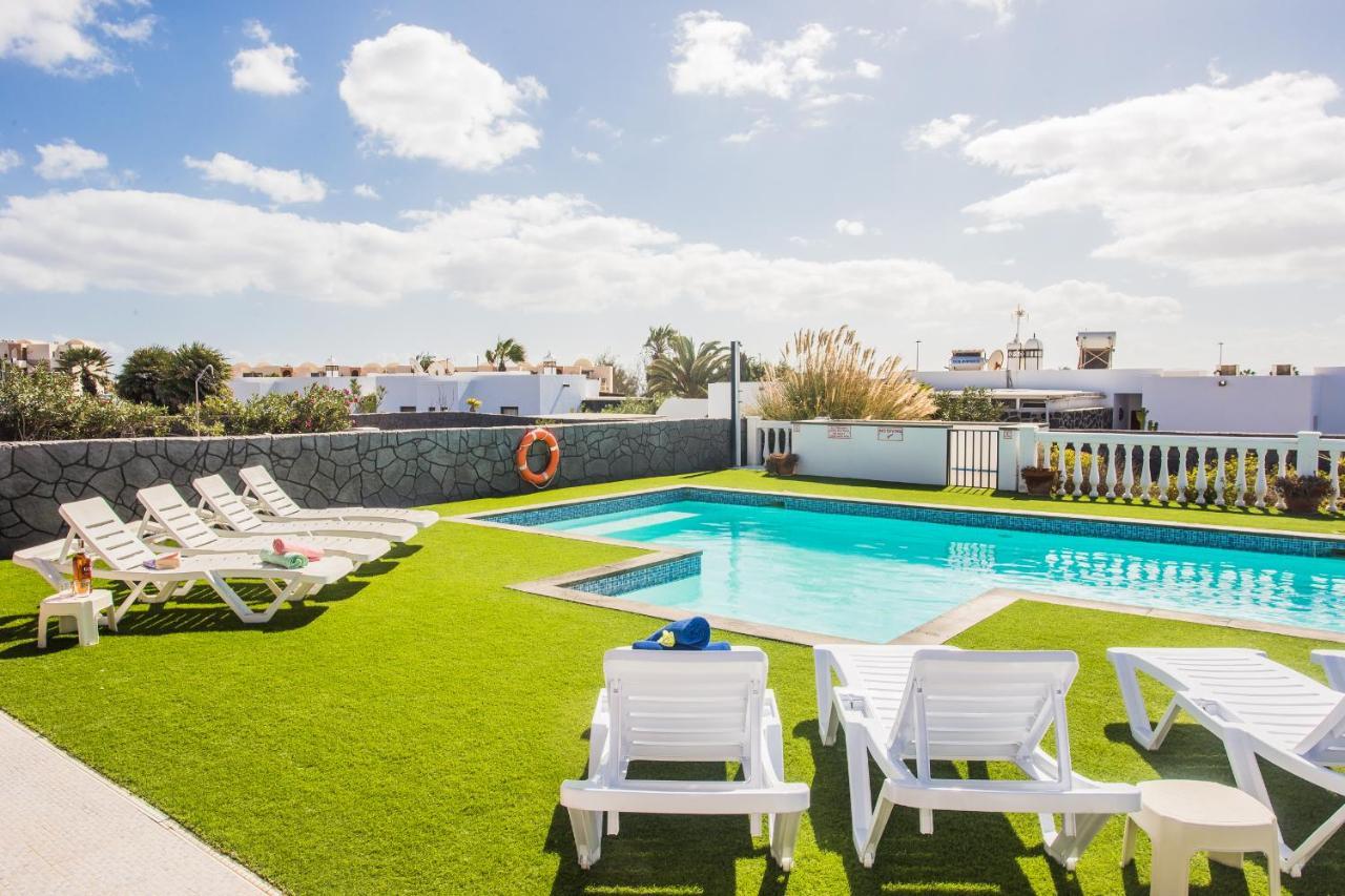 Beautiful 2 Bed With Large Pool Casa Manana Villa Playa Blanca (Lanzarote)