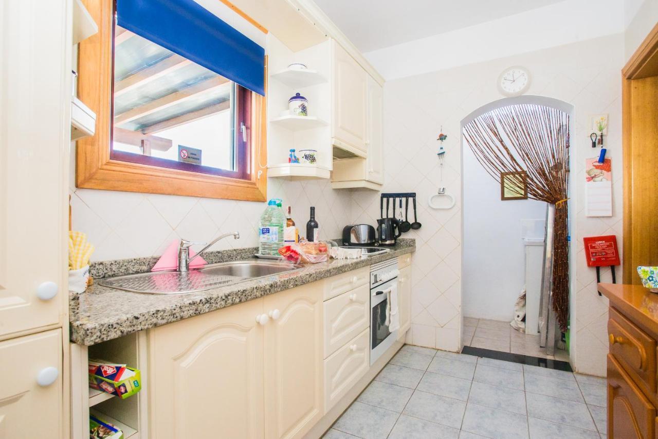 Beautiful 2 Bed With Large Pool Casa Manana * Playa Blanca (Lanzarote)