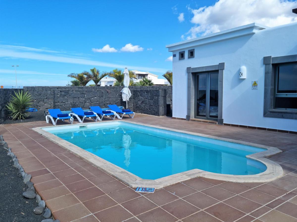 Ana Playa Blanca (Lanzarote)