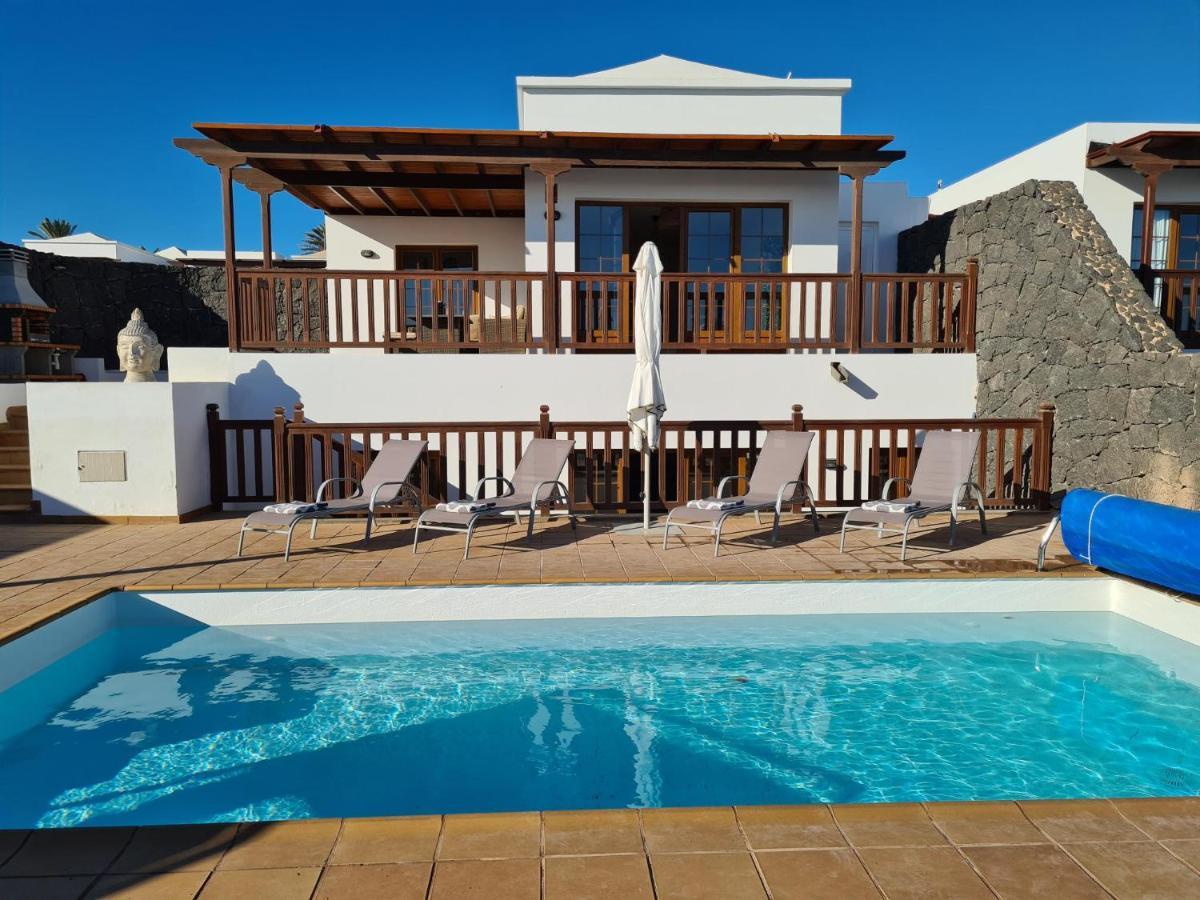 Luxury 4-bedroom With Heated Pool + Sea View