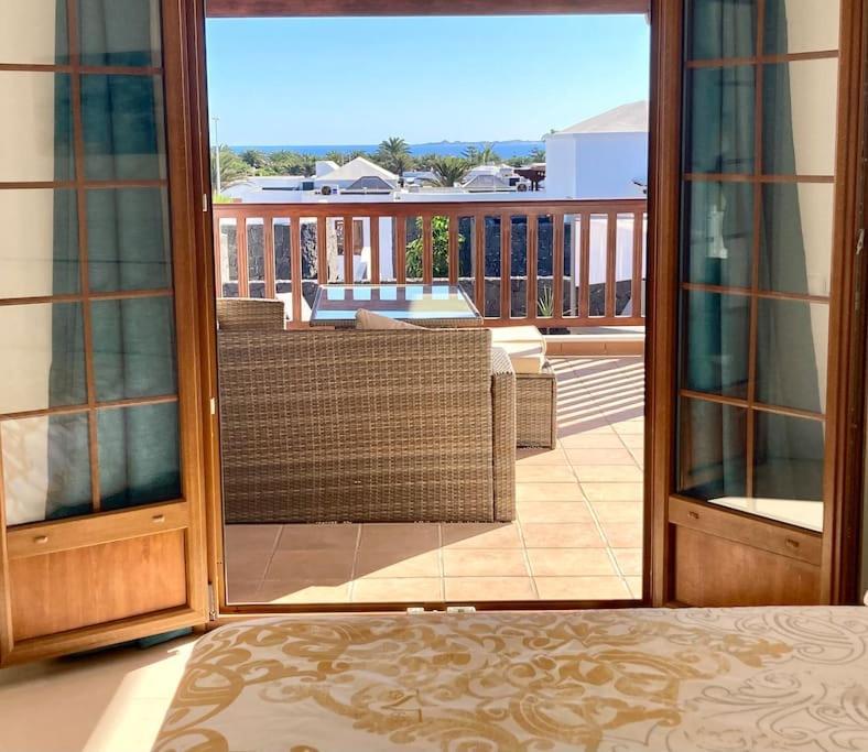 Luxury 4-bedroom With Heated Pool + Sea View