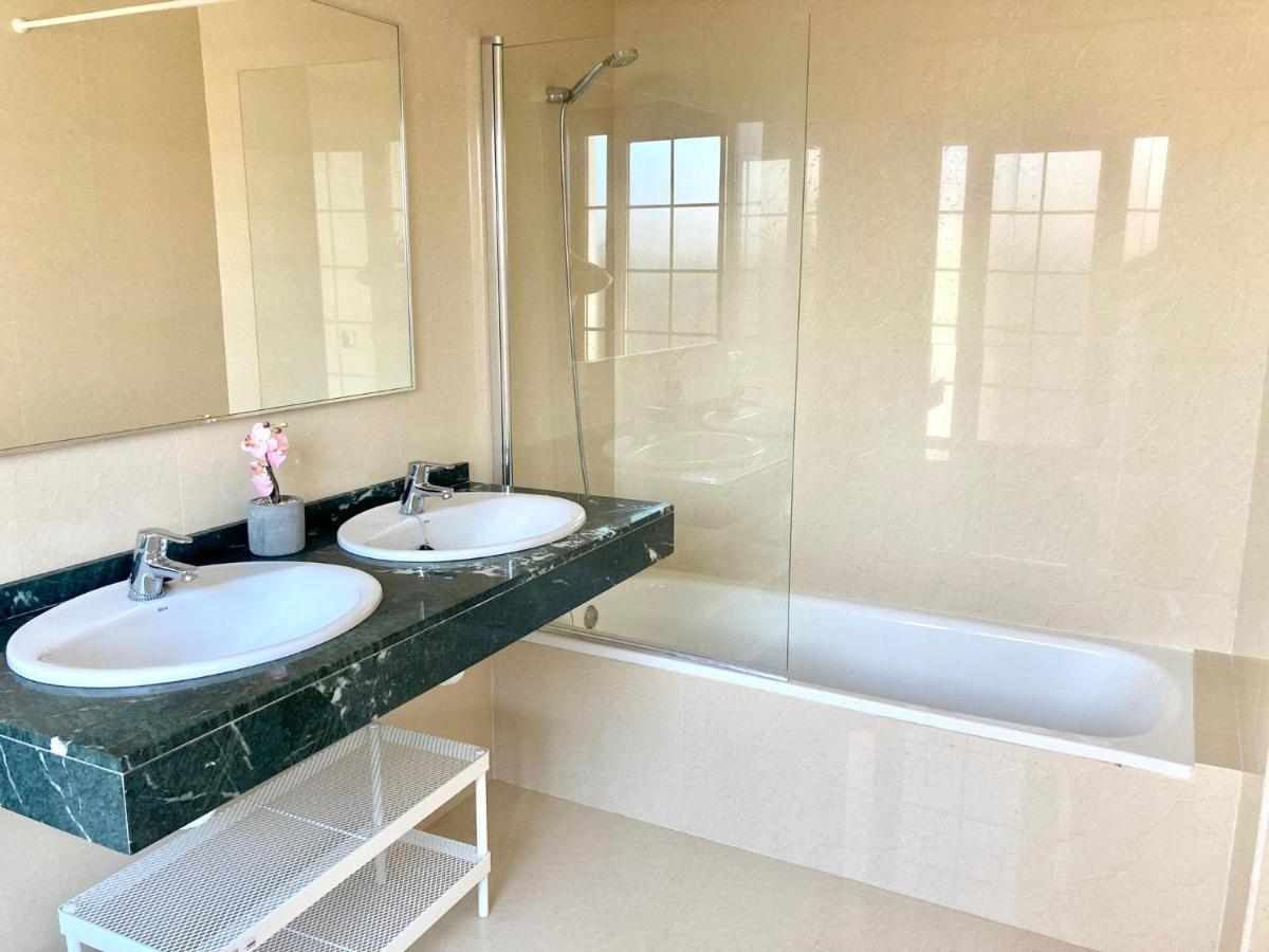 Villa Luxury 4-bedroom With Heated Pool + Sea View Playa Blanca (Lanzarote)