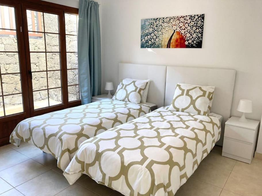 Luxury 4-bedroom With Heated Pool + Sea View Villa