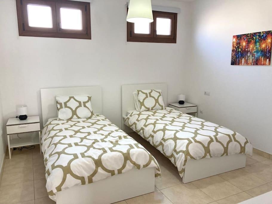 Luxury 4-bedroom With Heated Pool + Sea View * Playa Blanca (Lanzarote)