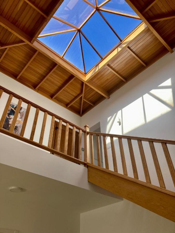 Luxury 4-bedroom With Heated Pool + Sea View