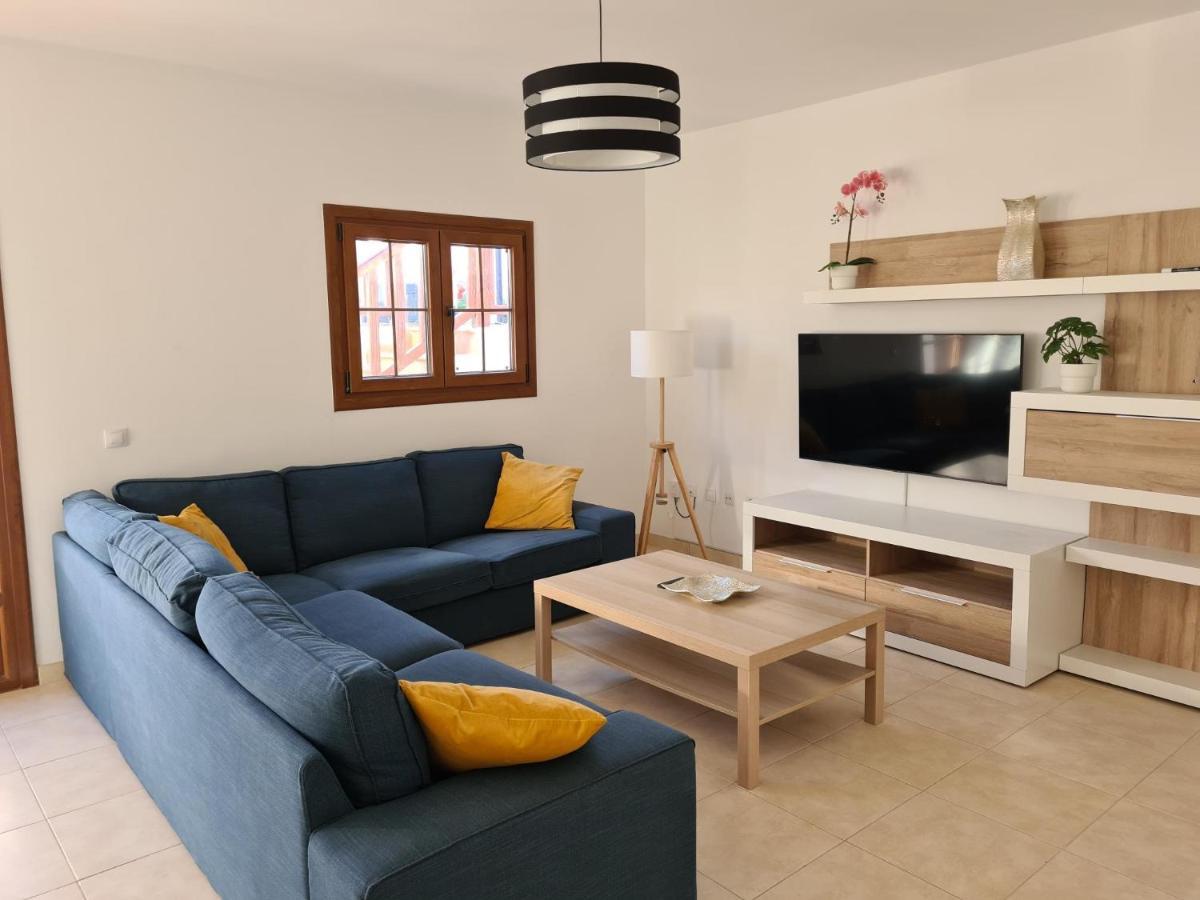 Luxury 4-bedroom With Heated Pool + Sea View * Playa Blanca (Lanzarote)