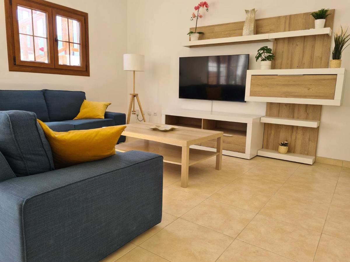 Luxury 4-bedroom With Heated Pool + Sea View * Playa Blanca (Lanzarote)