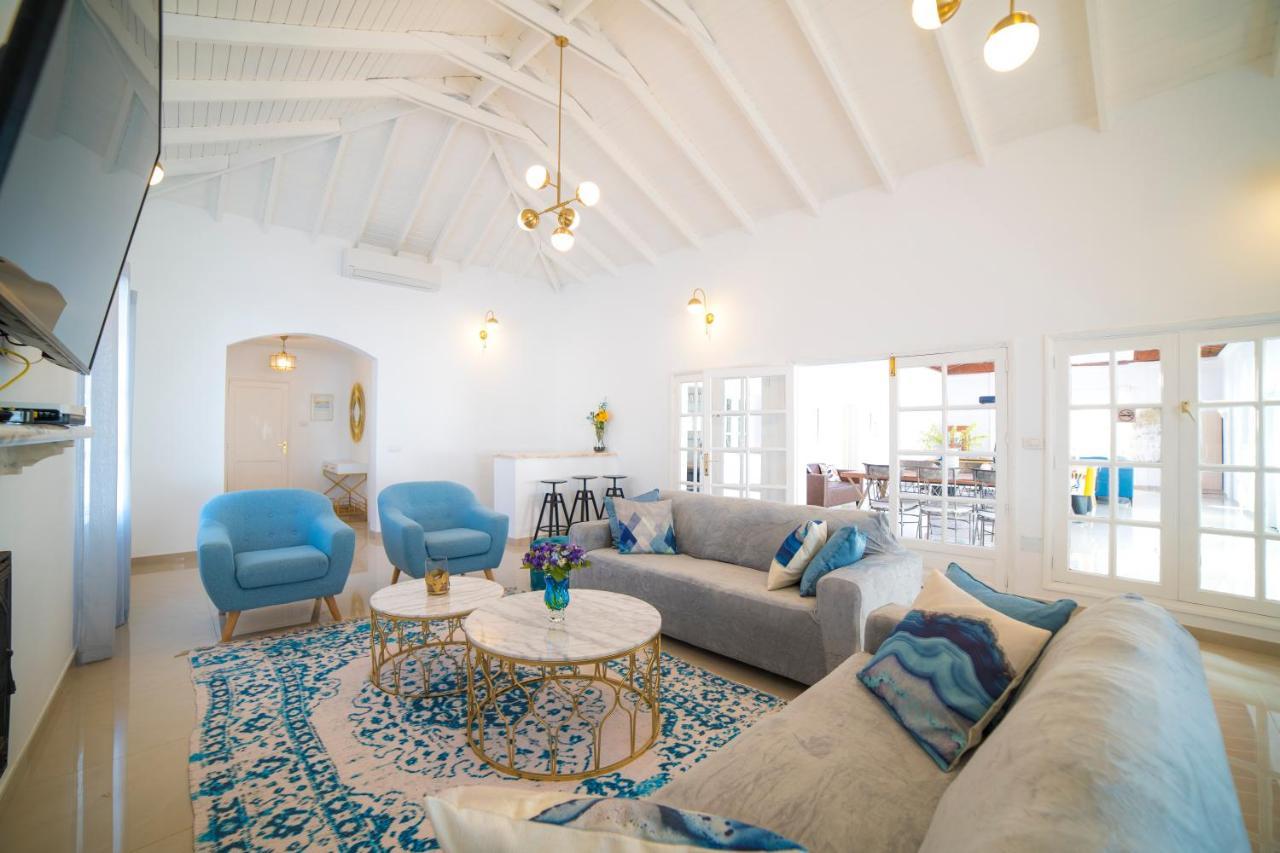 Stunning Sea View With 6 Bedrooms & Heated Pool - Renaissance Villa