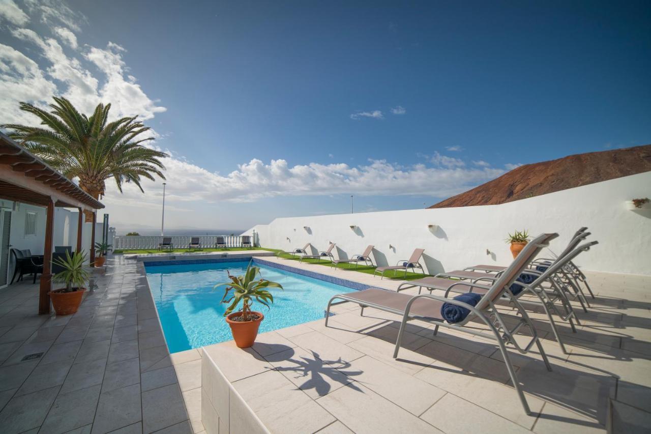 Stunning Sea View With 6 Bedrooms & Heated Pool - Renaissance Villa Playa Blanca (Lanzarote)