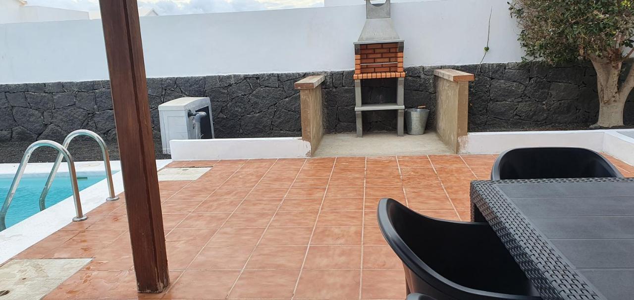 Villa Super Detached Private Near The Beach- Heated Pool-wifi-uk Tv *