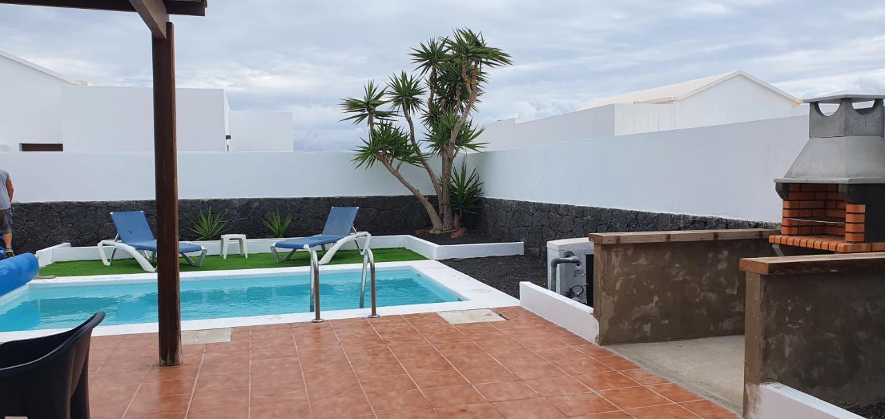 Villa Super Detached Private Near The Beach- Heated Pool-wifi-uk Tv Playa Blanca (Lanzarote)