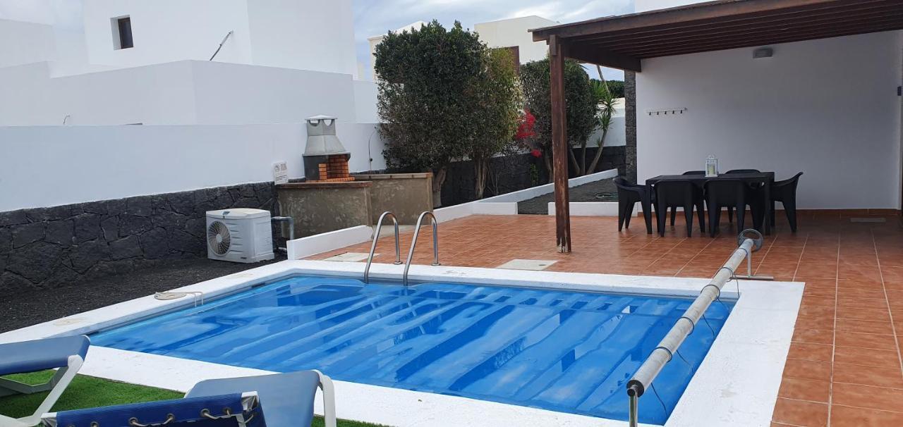 Villa Super Detached Private Near The Beach- Heated Pool-wifi-uk Tv Playa Blanca (Lanzarote)