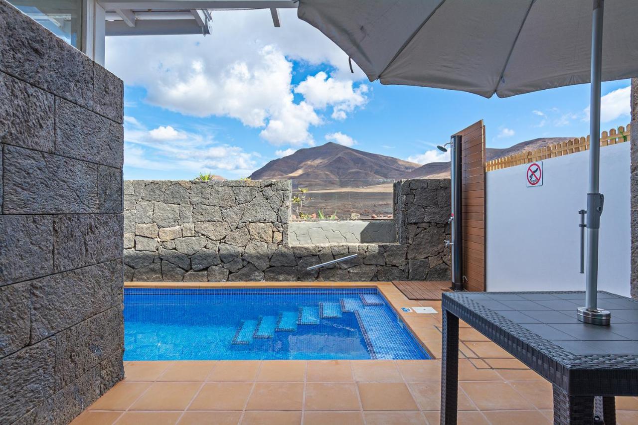 3br - Private Heated Pool - Parking Villa Playa Blanca (Lanzarote)