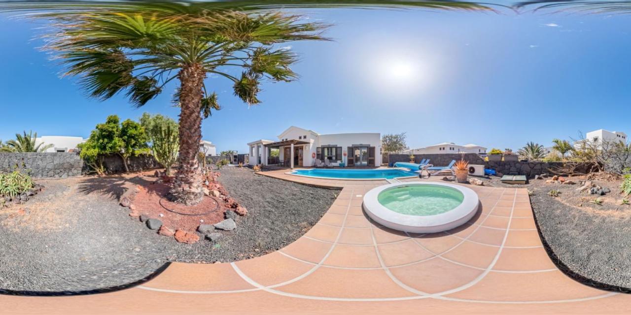 Marina Deluxe & Pool Villa