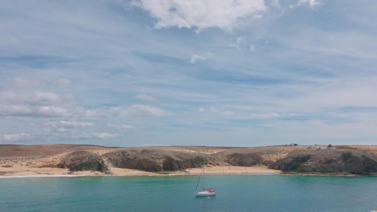 Botel Yaku Wayra Charter Playa Blanca (Lanzarote)