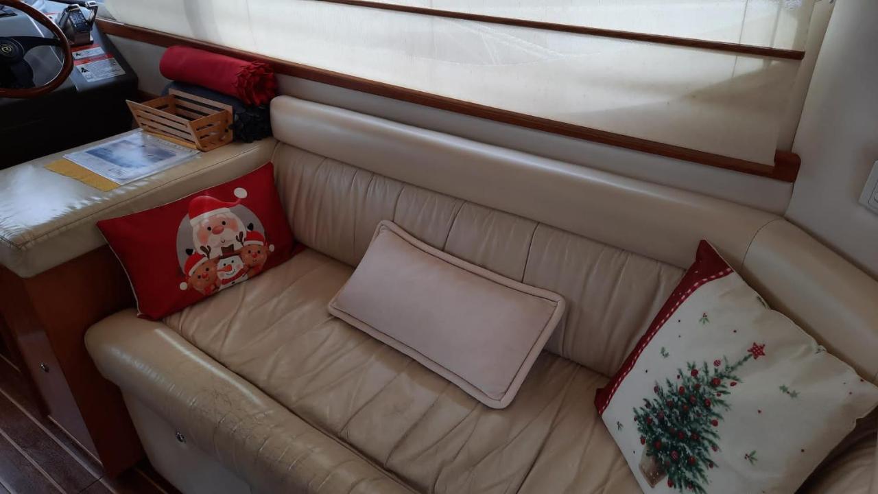 Botel Yaku Wayra Charter *