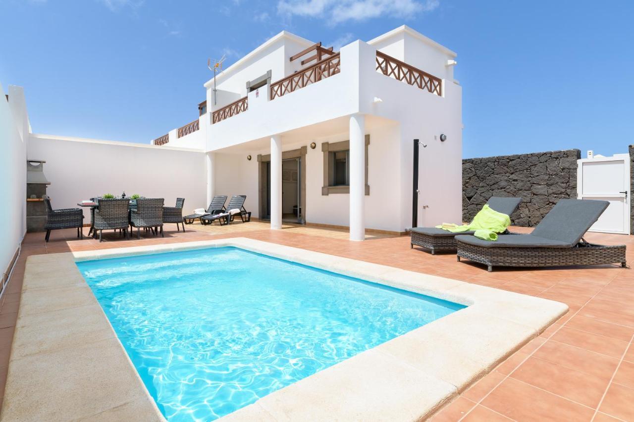 Icaro Piscina Climatizada Playa Blanca (Lanzarote)