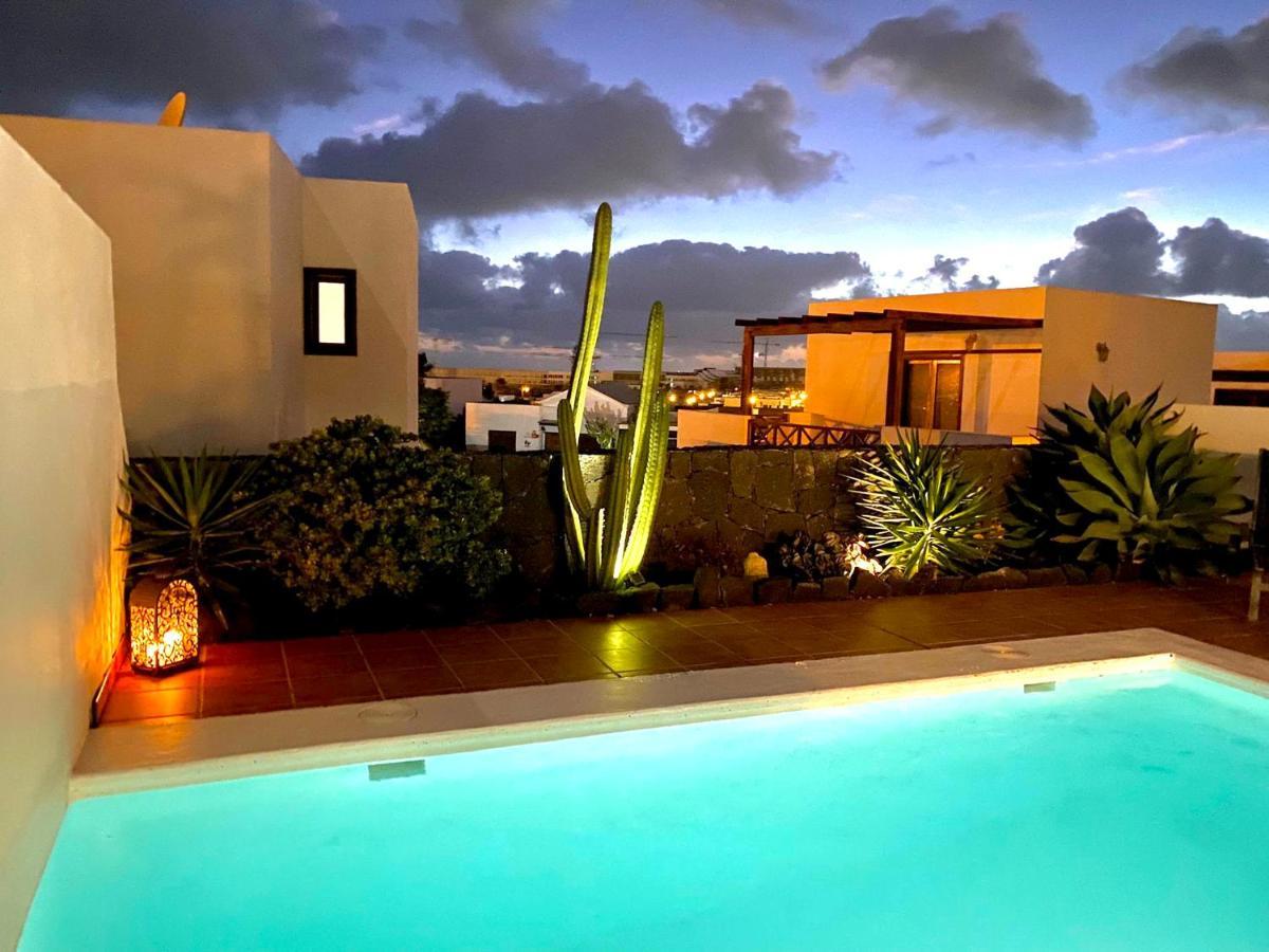 Tabaiba Playa Blanca Lanzarote * Playa Blanca (Lanzarote)