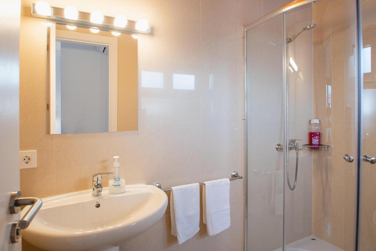Vista Reina - Luxury 6 Bedroom - Vista Lobos - Playa Blanca