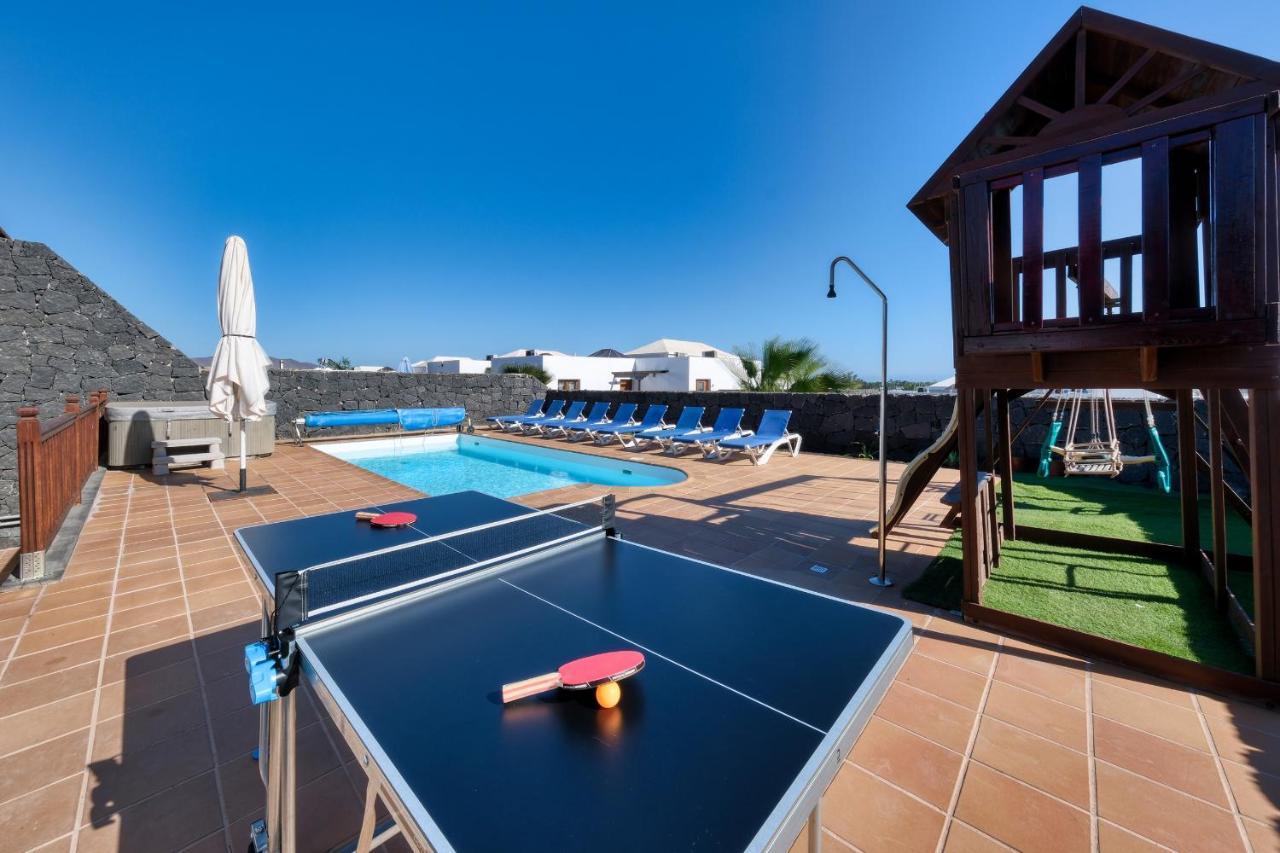 Flavia-private Pool, Jacuzzi, Sea Views Villa Playa Blanca (Lanzarote)