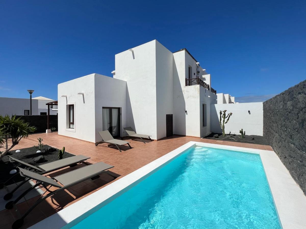 Luna Blanca - Modernes Ferienhaus Mit Privat Pool & Wlan Villa