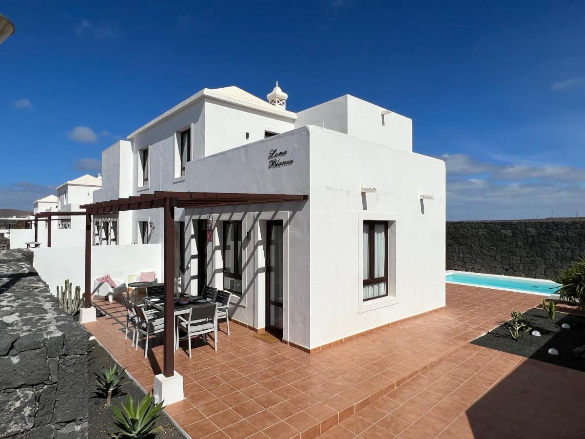 Luna Blanca - Modernes Ferienhaus Mit Privat Pool & Wlan * Playa Blanca (Lanzarote)