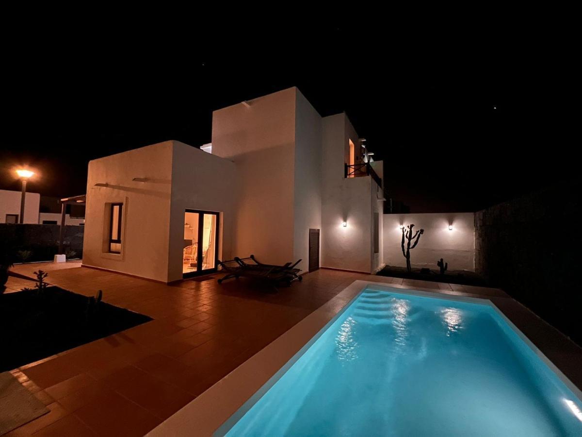 Luna Blanca - Modernes Ferienhaus Mit Privat Pool & Wlan Playa Blanca (Lanzarote)