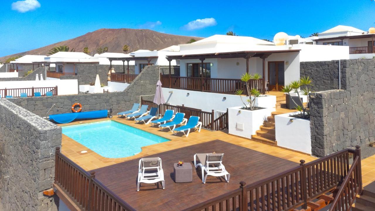 Villa Casa Laura Vista Lobos - Spacious With Heatable Pool And Sea Views *